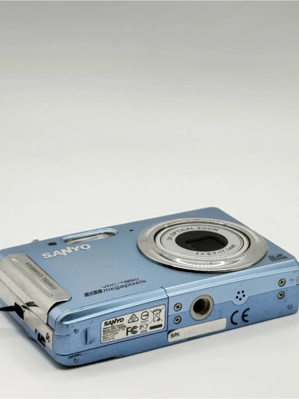 Sanyo Compact Digital Camera in Light Blue - 8.1 MP, 3x Optical Zoom